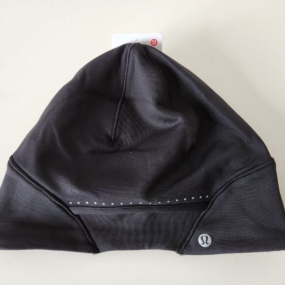 NWT LULULEMON Black Brushed Tech Fleece Run For It All Beanie Hat Women's OS - Picture 3 of 7